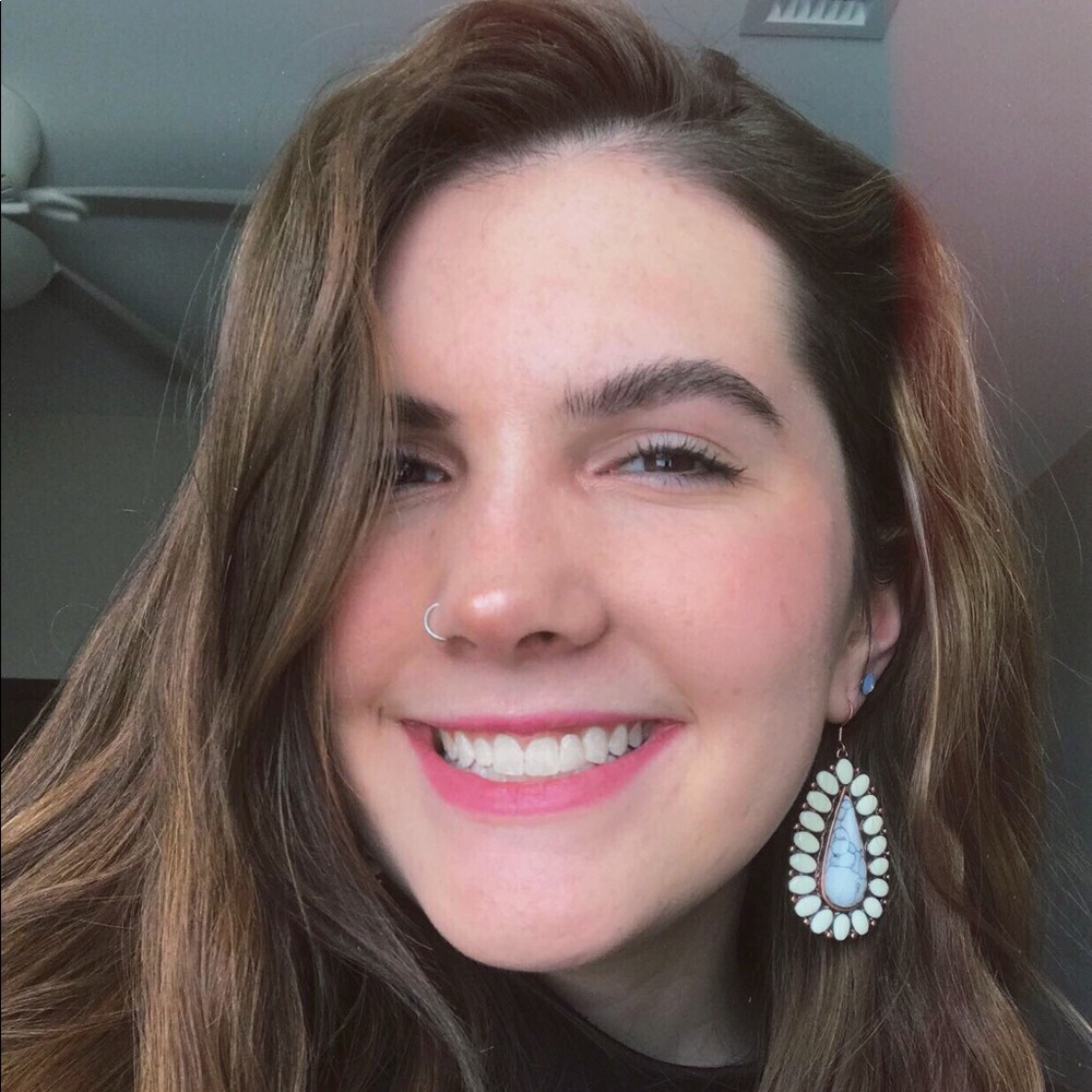 Meet your Posher, Aly
